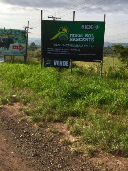 Terreno à venda no bairro Olhos Dagua, Taquara