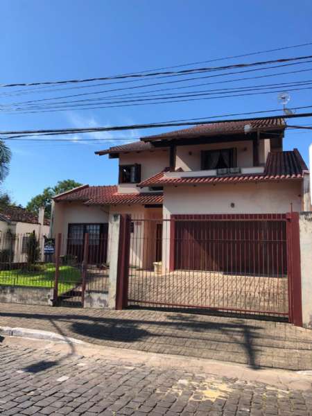 Casa Alvenaria com 4 quartos e 3 banheiros à venda no bairro Centro, Taquara
