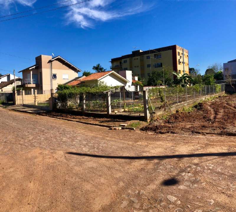 Terreno à venda no bairro Centro, Taquara