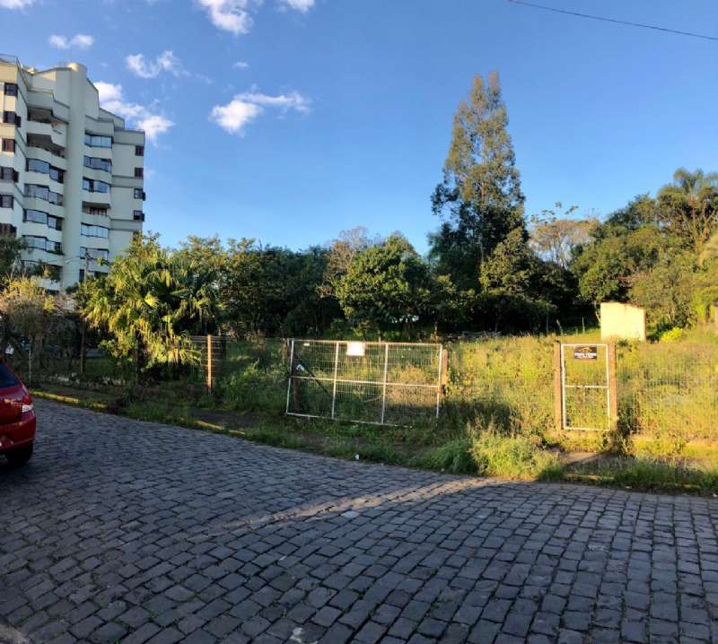 Terreno à venda no bairro Sagrada Família, Taquara