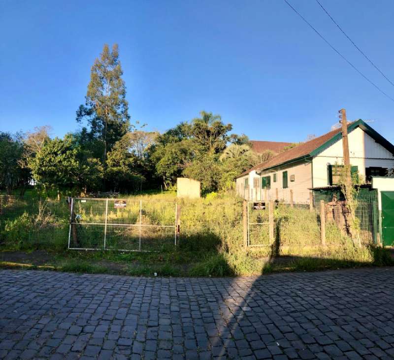 Terreno à venda no bairro Sagrada Família, Taquara