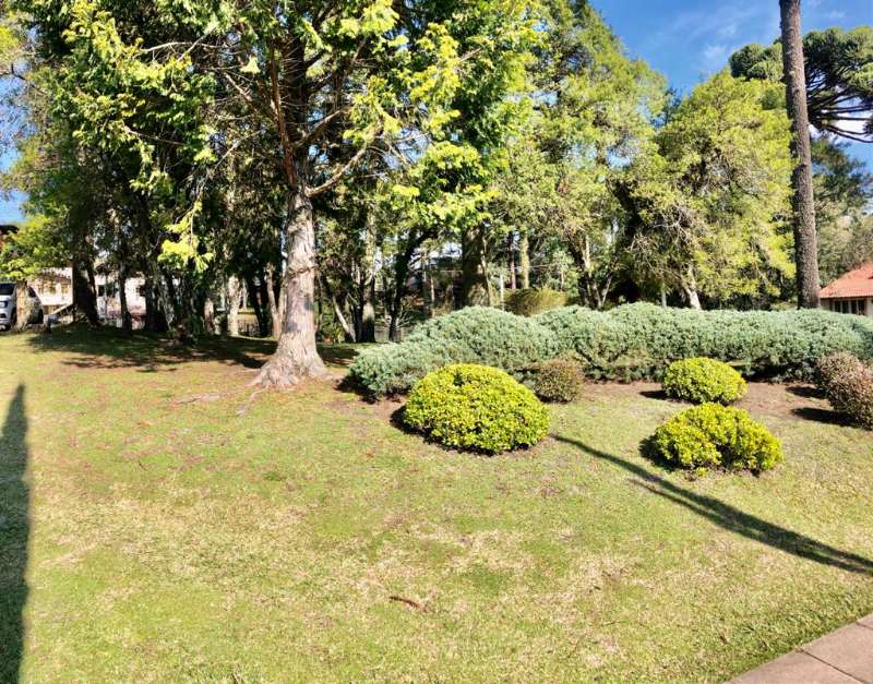 Casa Alvenaria com 3 quartos, 4 banheiros e 269m² à venda no bairro Bosque Sinosserra, Canela