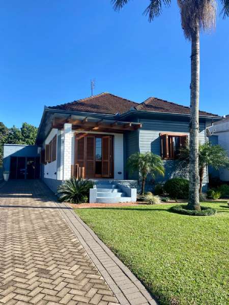 Casa Mista com 2 quartos, 2 banheiros e 120m² à venda no bairro Sagrada Família, Taquara