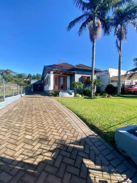 Casa Mista com 2 quartos, 2 banheiros e 120m² à venda no bairro Sagrada Família, Taquara