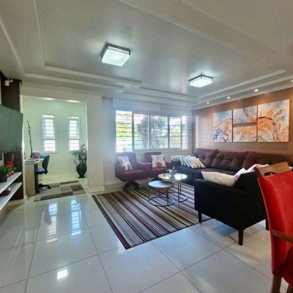 Casa Alvenaria com 3 quartos e 3 banheiros à venda no bairro Morro do Leôncio, Taquara