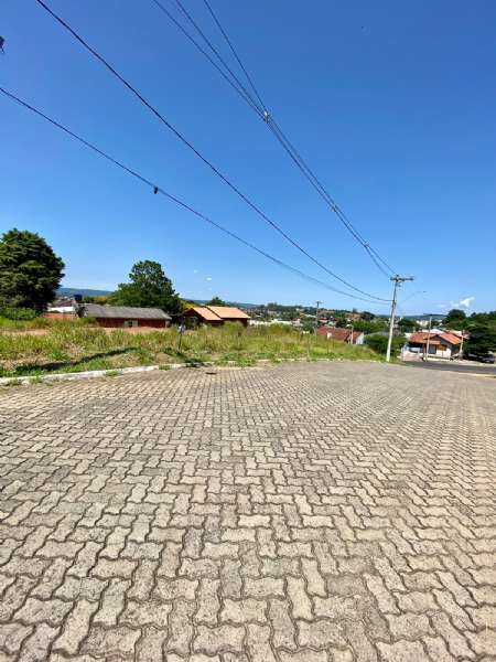 Terreno à venda no bairro Tucanos, Taquara