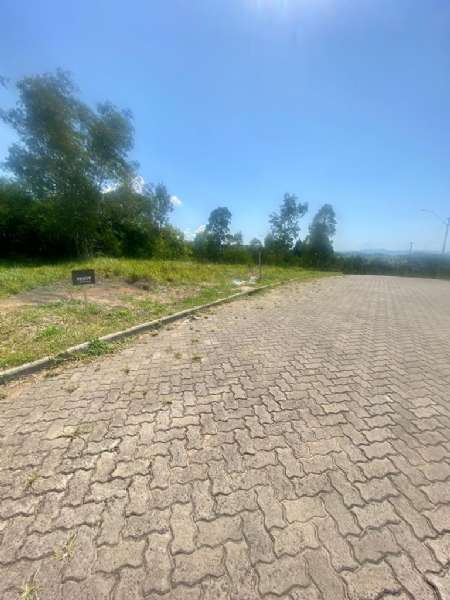 Terreno à venda no bairro Tucanos, Taquara
