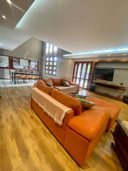 Casa Alvenaria com 3 quartos, 2 banheiros e 295m² à venda no bairro Jardim do Prado, Taquara