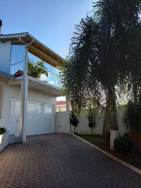 Casa Alvenaria com 3 quartos, 2 banheiros e 186m² à venda no bairro Petrópolis, Taquara