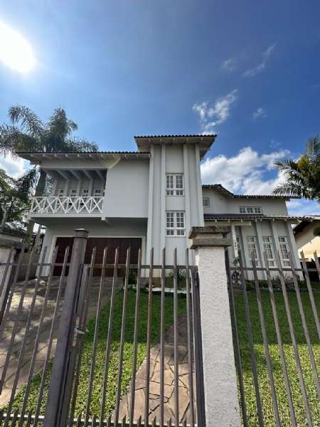 Casa Alvenaria com 3 quartos, 3 banheiros e 242m² à venda no bairro Sagrada Família, Taquara