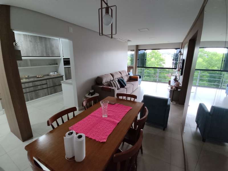 Apartamento com 2 quartos, 2 banheiros e 92m² à venda no bairro Centro, Taquara