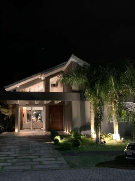 Casa Alvenaria com 4 quartos, 5 banheiros e 200m² à venda no bairro Centro, Xangri-Lá