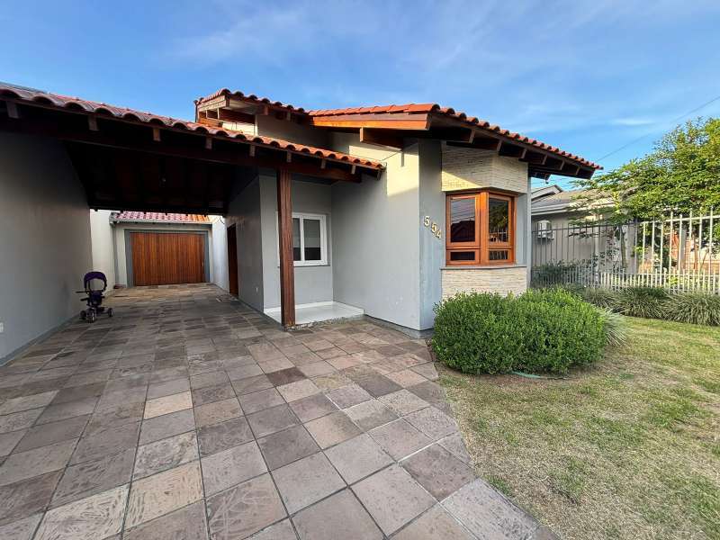 Casa Alvenaria com 3 quartos e 1 banheiro à venda no bairro Petrópolis, Taquara