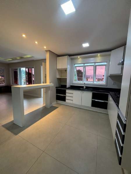Casa Alvenaria com 3 quartos e 180m² à venda no bairro Bom Pastor, Igrejinha