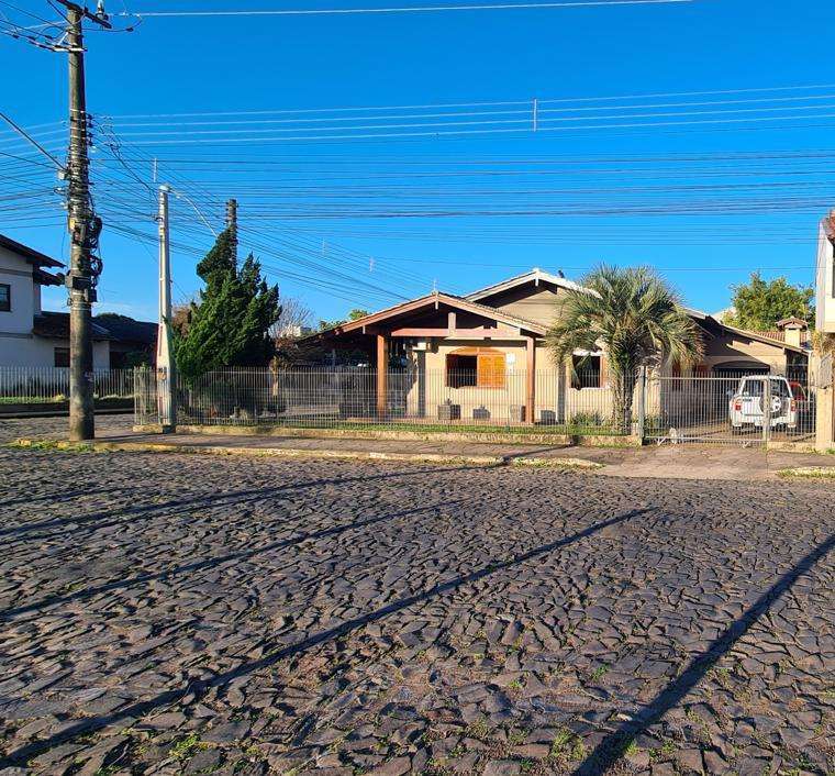 Casa Alvenaria com 3 quartos, 2 banheiros e 165m² à venda no bairro Jardim do Prado, Taquara
