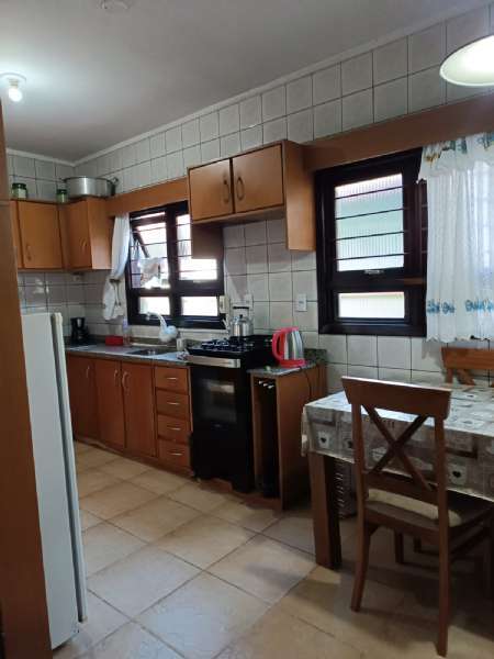 Casa Alvenaria com 4 quartos, 2 banheiros e 197m² à venda no bairro Jardim do Prado, Taquara