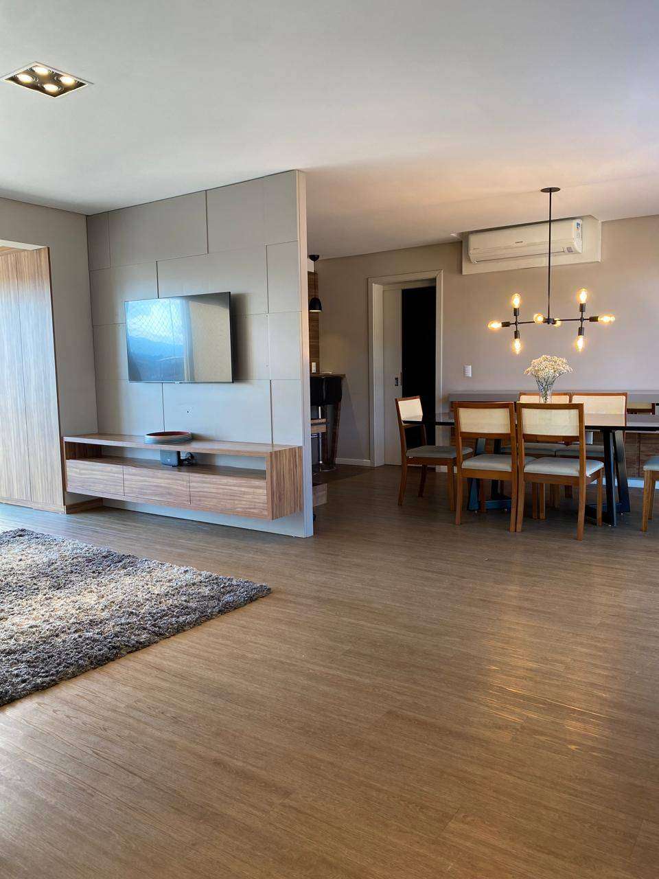Apartamento com 3 quartos, 2 banheiros e 132m² à venda no bairro Centro, Taquara
