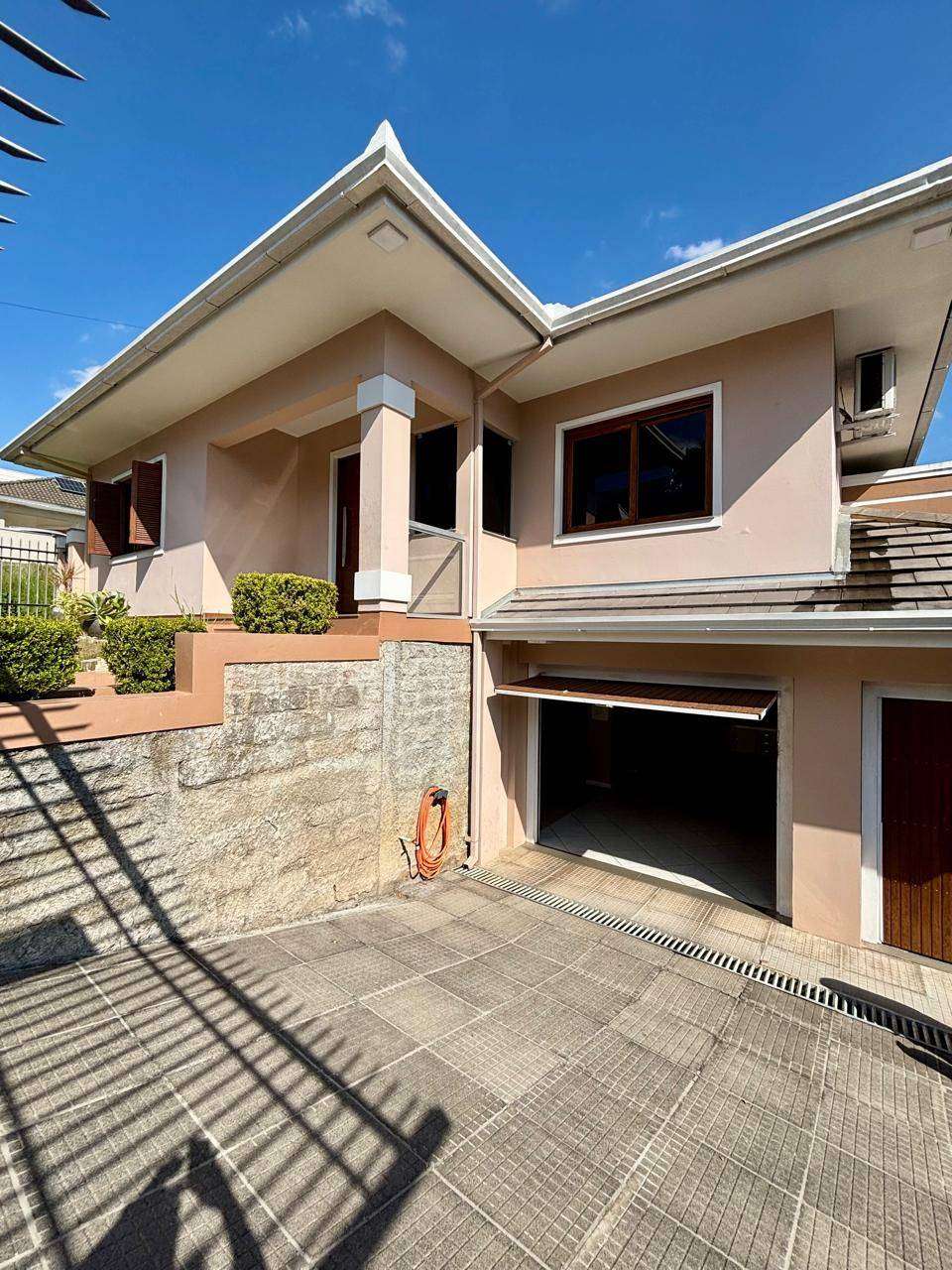 Casa Alvenaria com 3 quartos, 1 banheiro e 180m² à venda no bairro Nossa Senhora de Fátima, Taquara