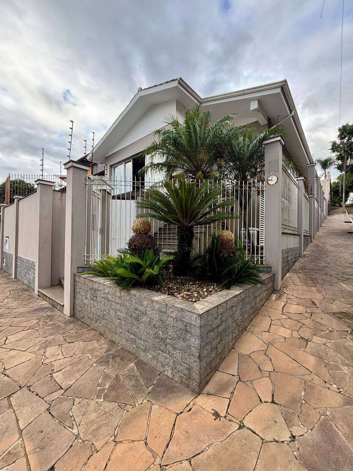 Casa Alvenaria com 4 quartos e 300m² à venda no bairro Morro do Leôncio, Taquara