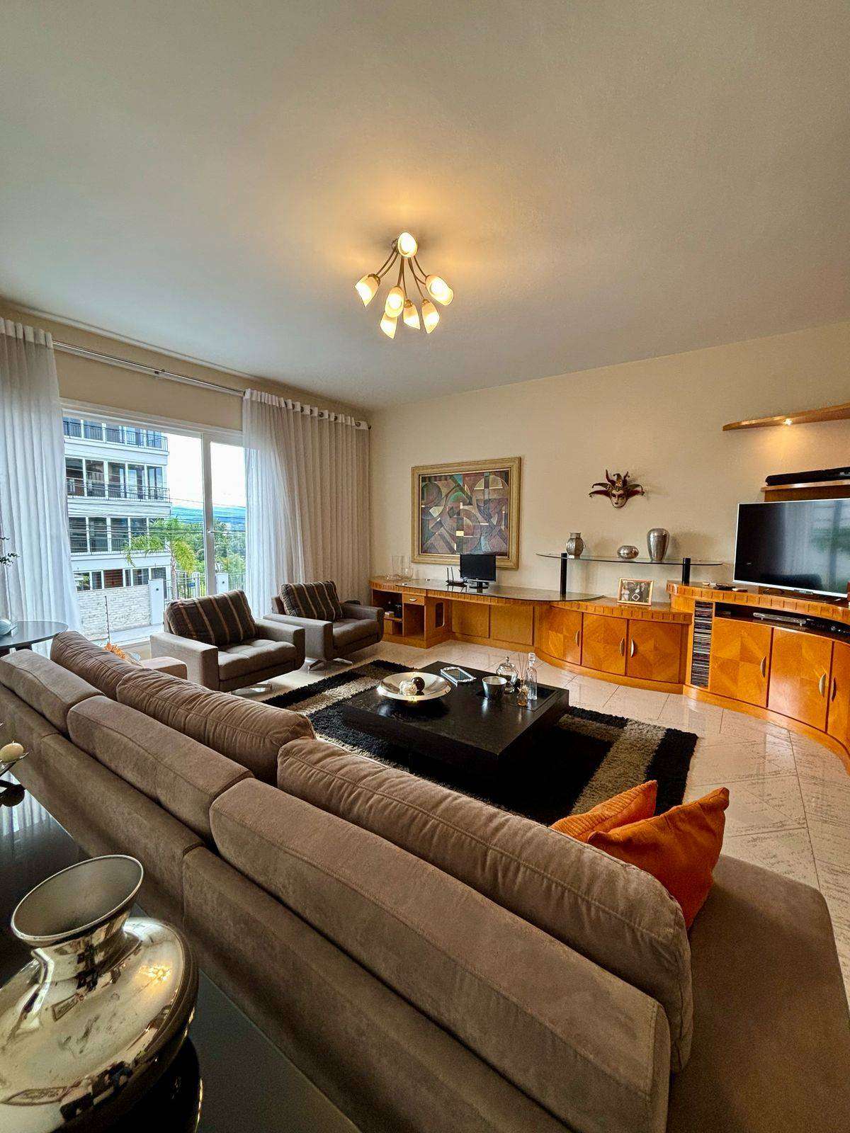 Casa Alvenaria com 4 quartos e 300m² à venda no bairro Morro do Leôncio, Taquara