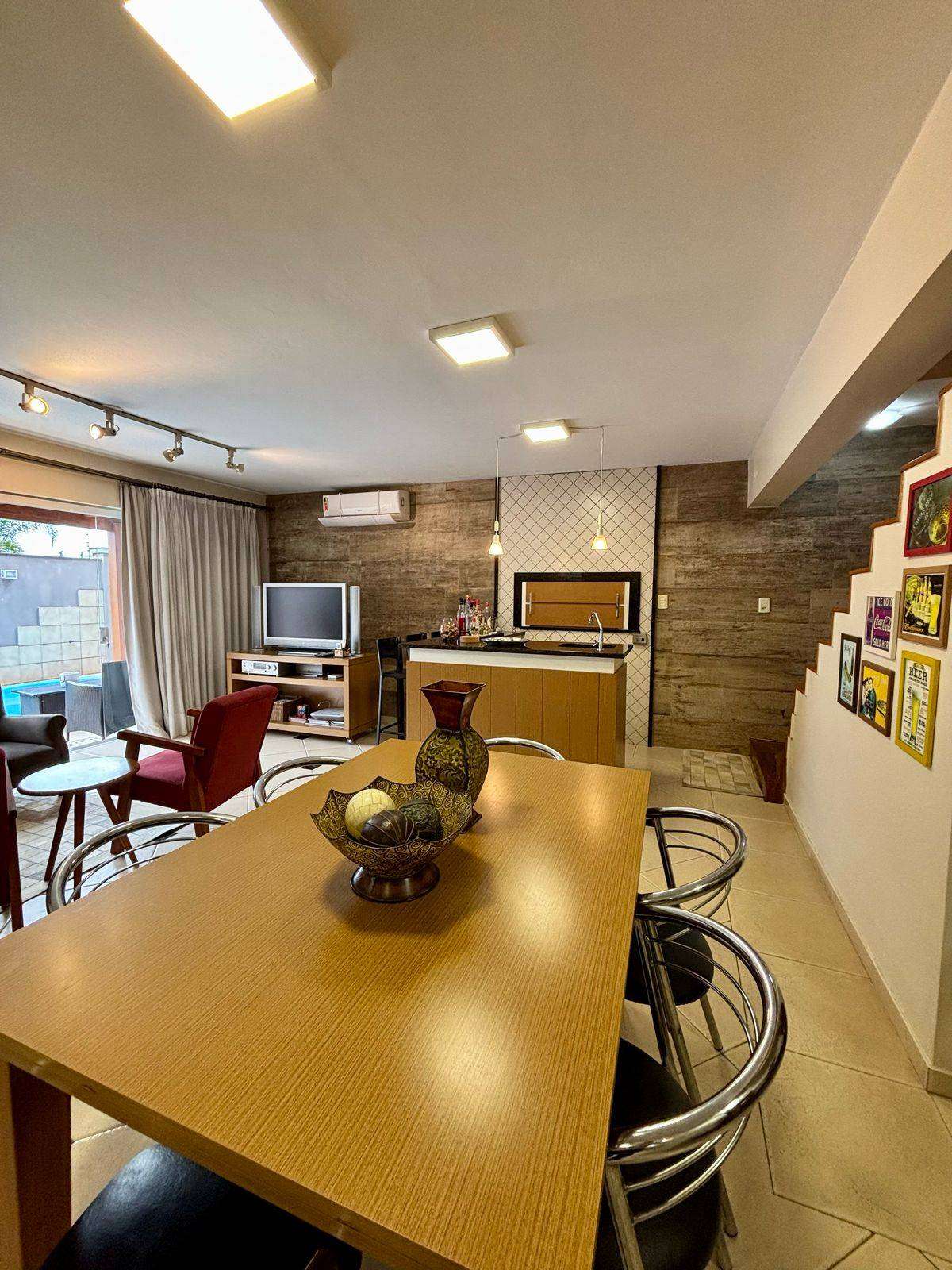 Casa Alvenaria com 4 quartos e 300m² à venda no bairro Morro do Leôncio, Taquara