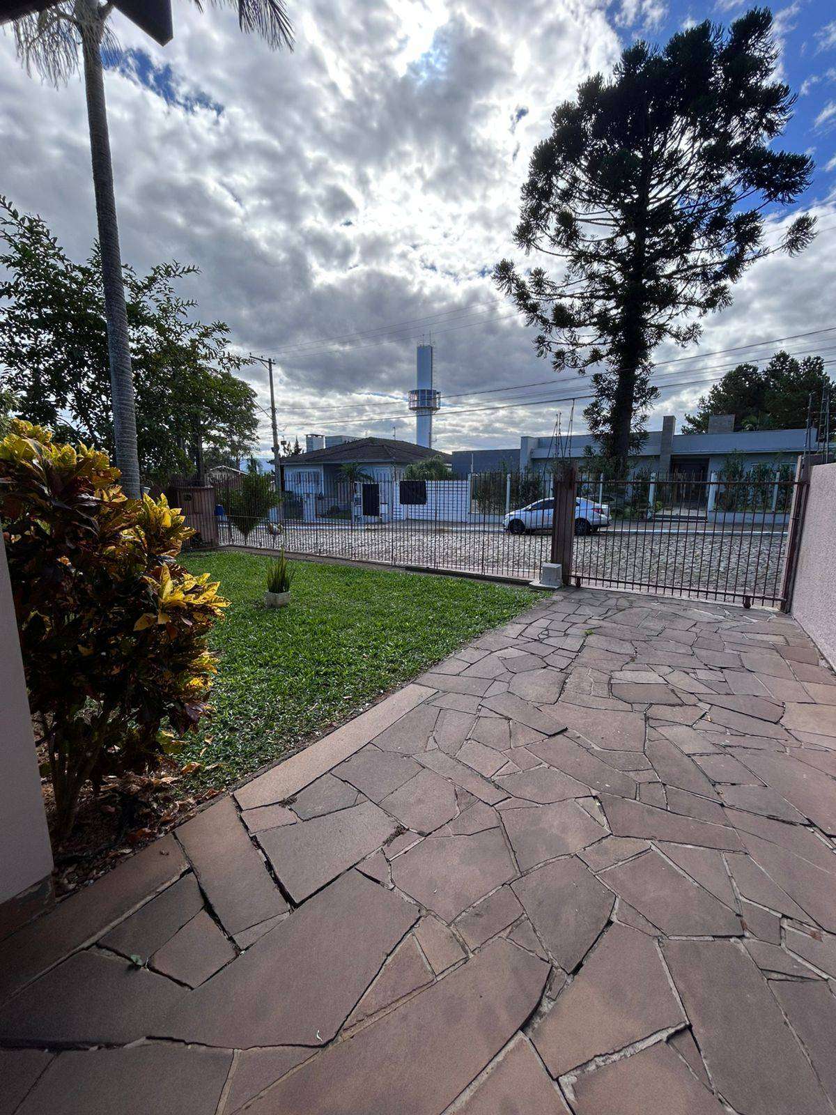 Casa Alvenaria com 3 quartos, 3 banheiros e 210m² à venda no bairro Nossa Senhora de Fátima, Taquara