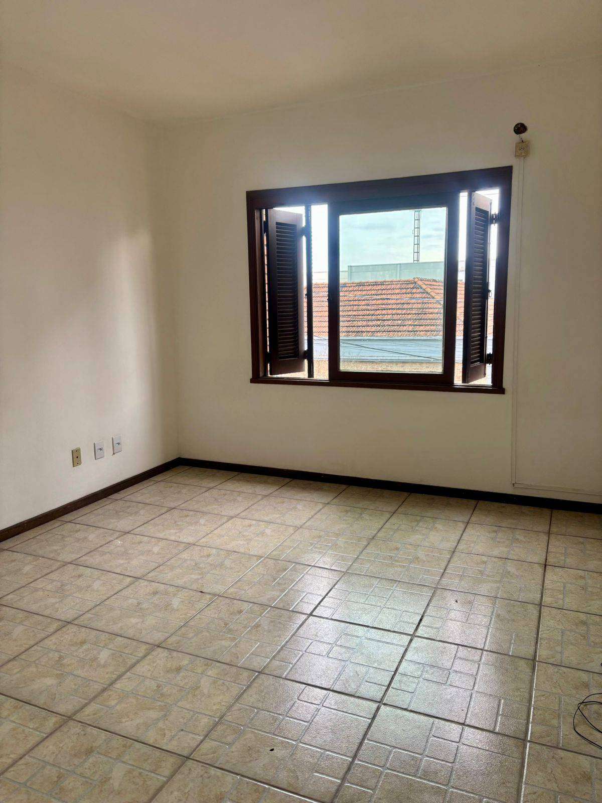 Apartamento com 2 quartos, 1 banheiro e 90m² à venda no bairro Centro, Taquara