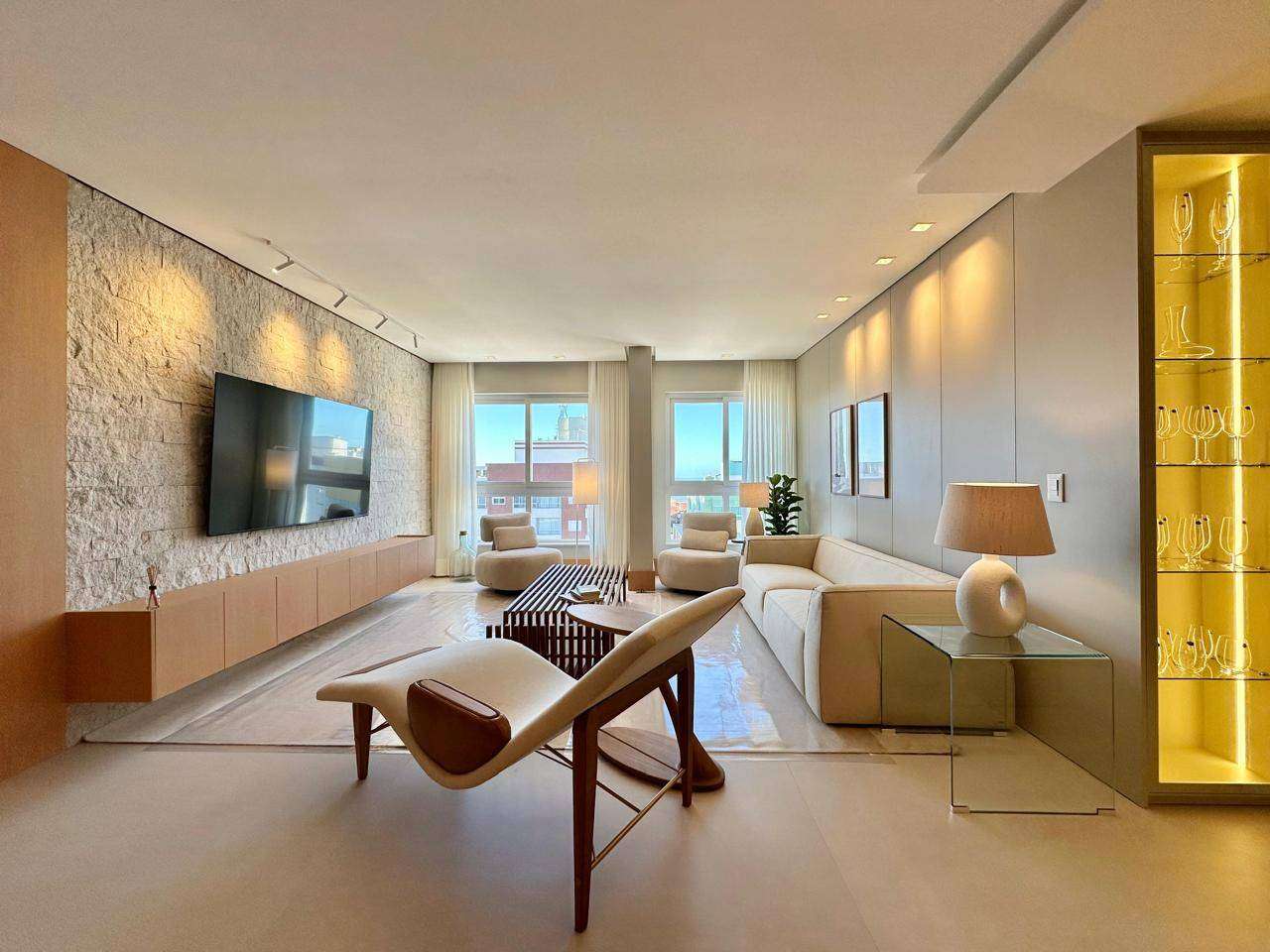 Apartamento com 2 banheiros e 125m² à venda no bairro Centro, Capão da Canoa