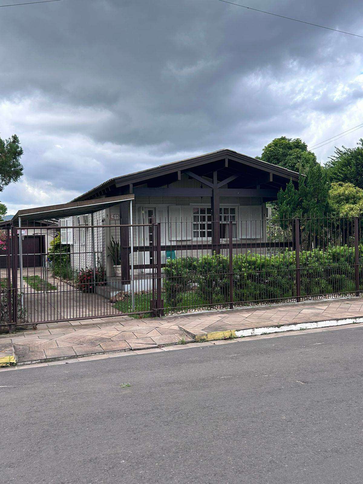 Casa Mista com 3 quartos e 1 banheiro à venda no bairro Petrópolis, Taquara
