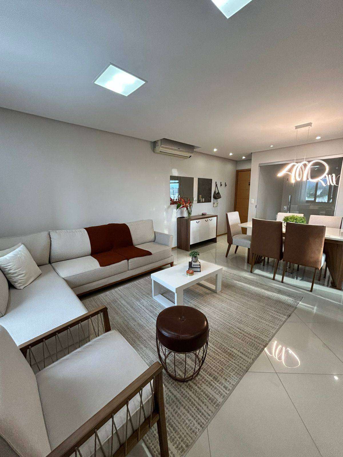 Apartamento com 3 quartos, 2 banheiros e 140m² à venda no bairro Centro, Taquara