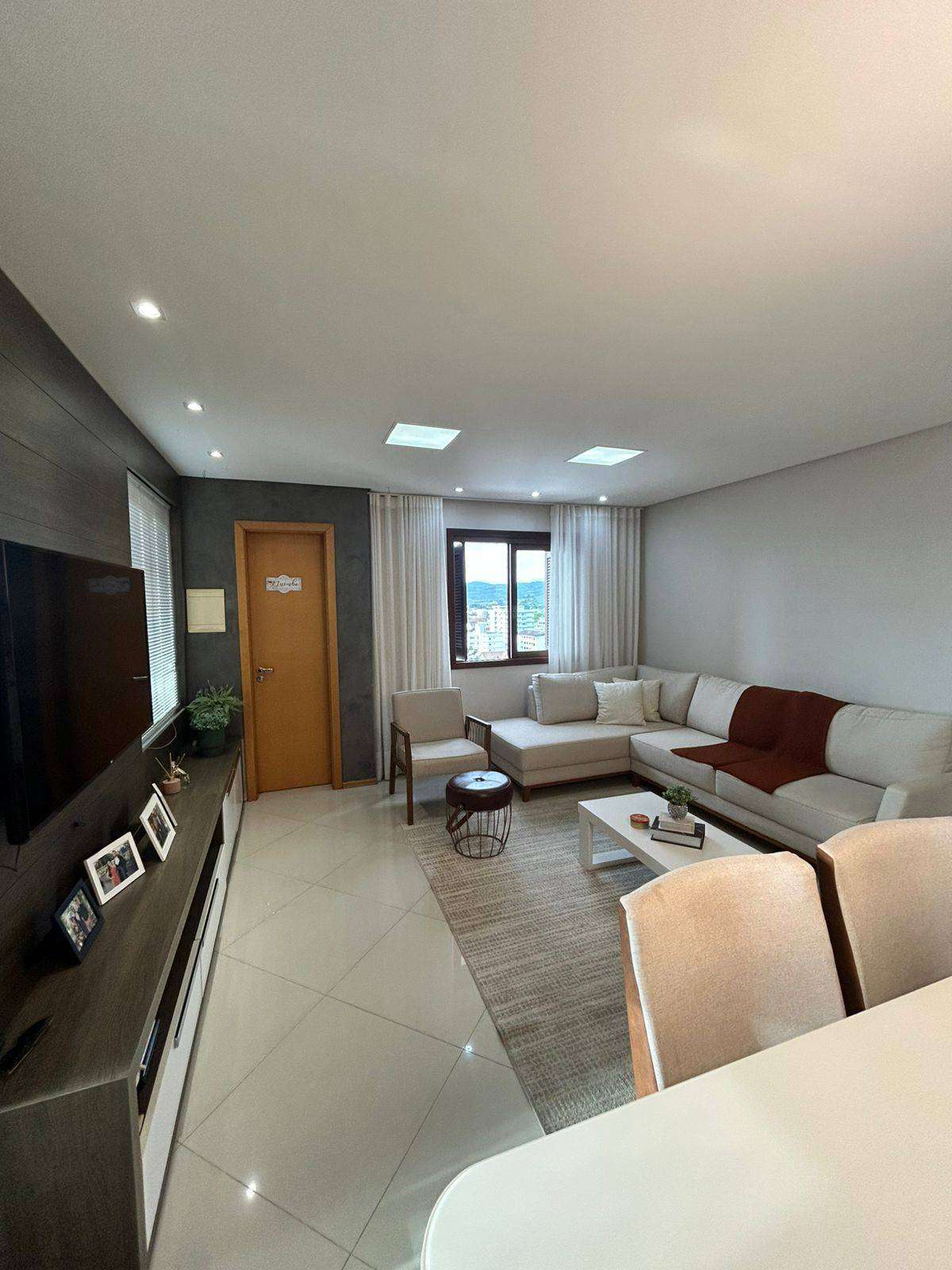 Apartamento com 3 quartos, 2 banheiros e 140m² à venda no bairro Centro, Taquara
