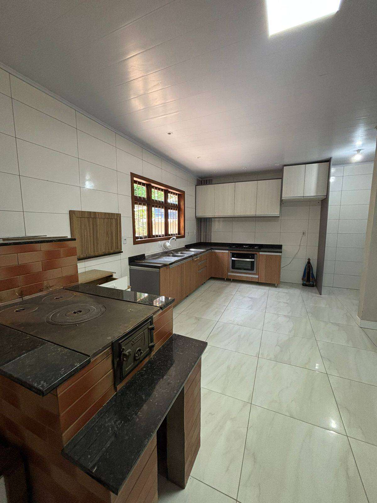 Casa Alvenaria com 3 quartos e 192m² à venda no bairro Nossa Senhora de Fátima, Taquara
