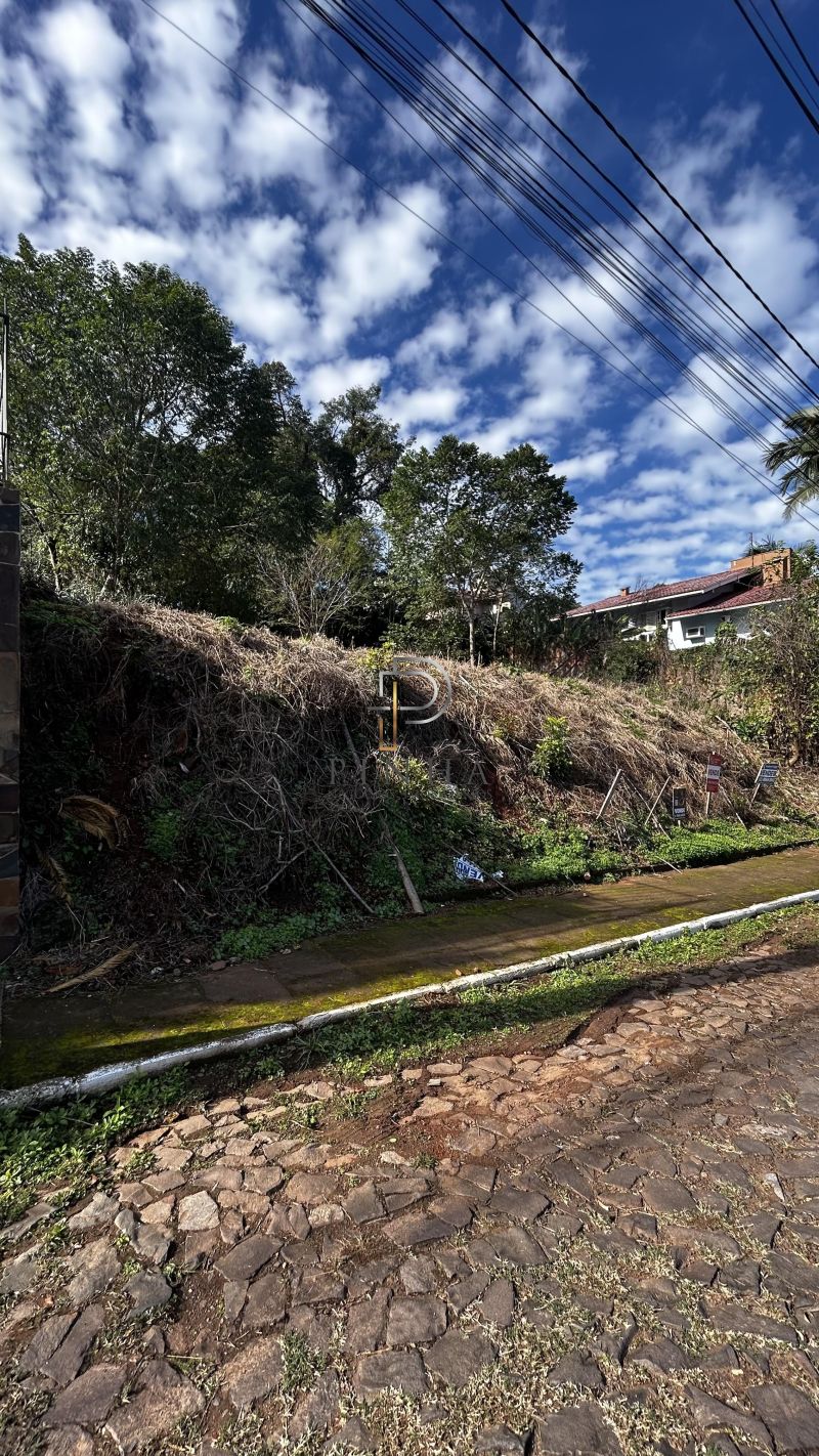 Terreno à venda no bairro Morro do Leôncio, Taquara