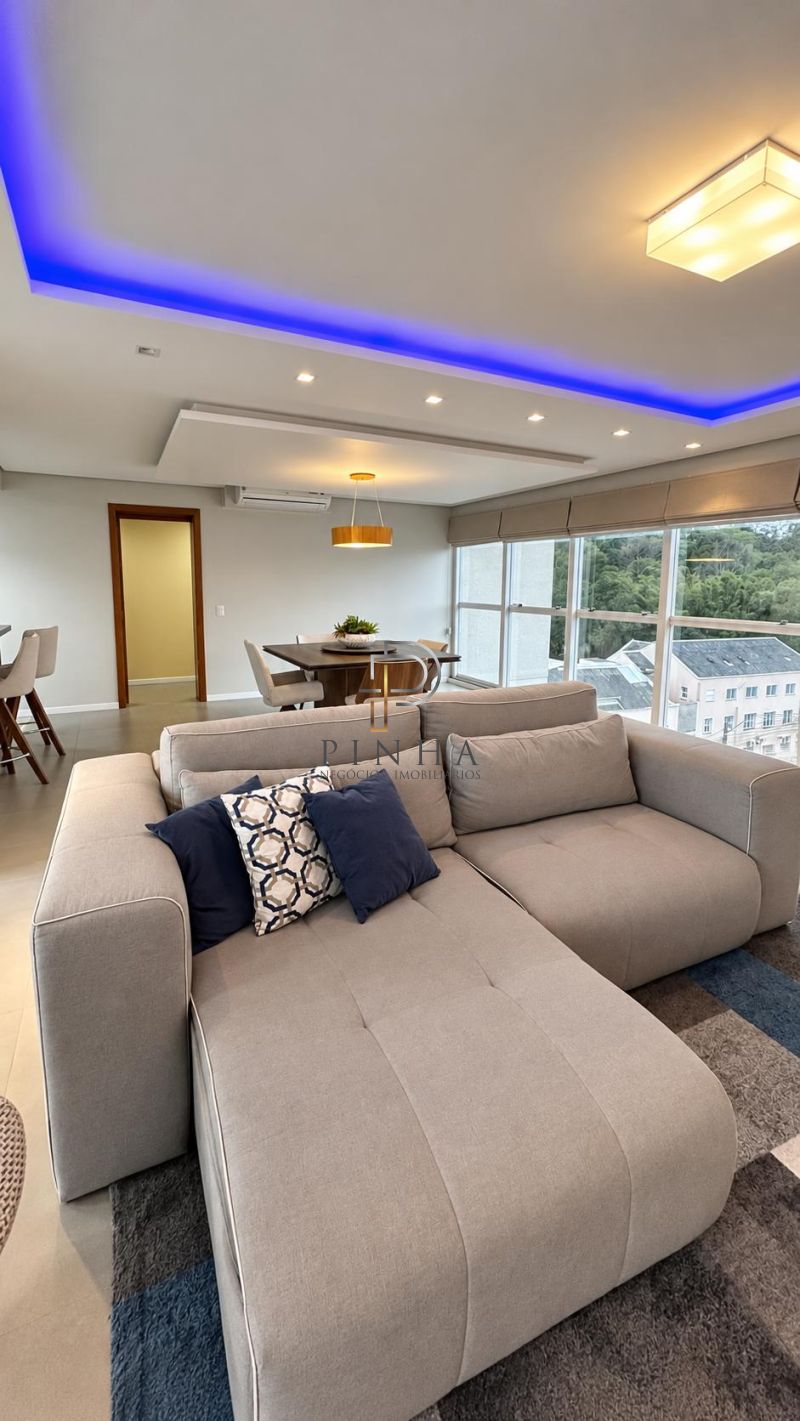 Apartamento com 3 quartos, 2 banheiros e 132m² à venda no bairro Centro, Taquara