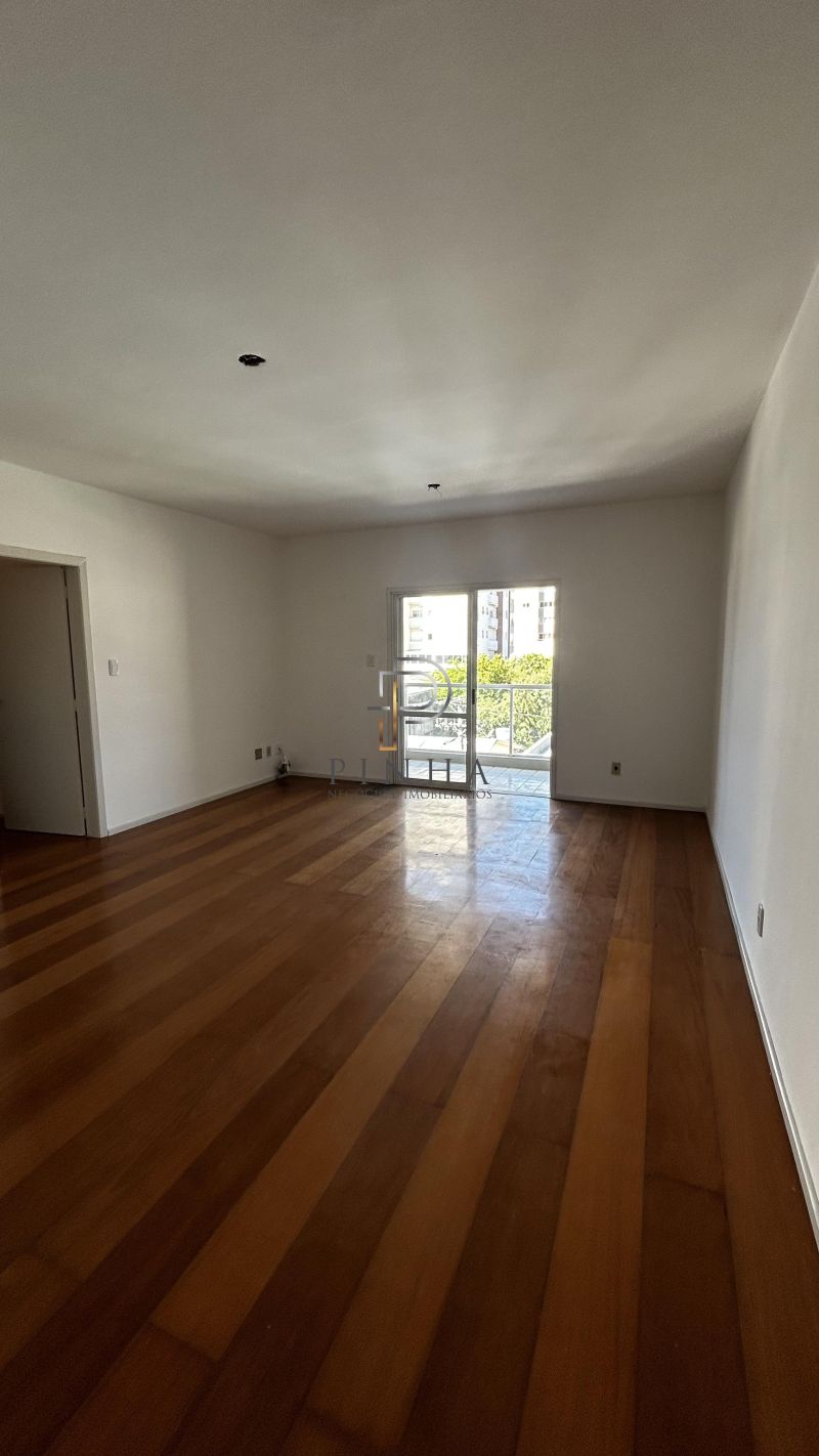Apartamento com 3 quartos, 2 banheiros e 109m² à venda no bairro Centro, Taquara