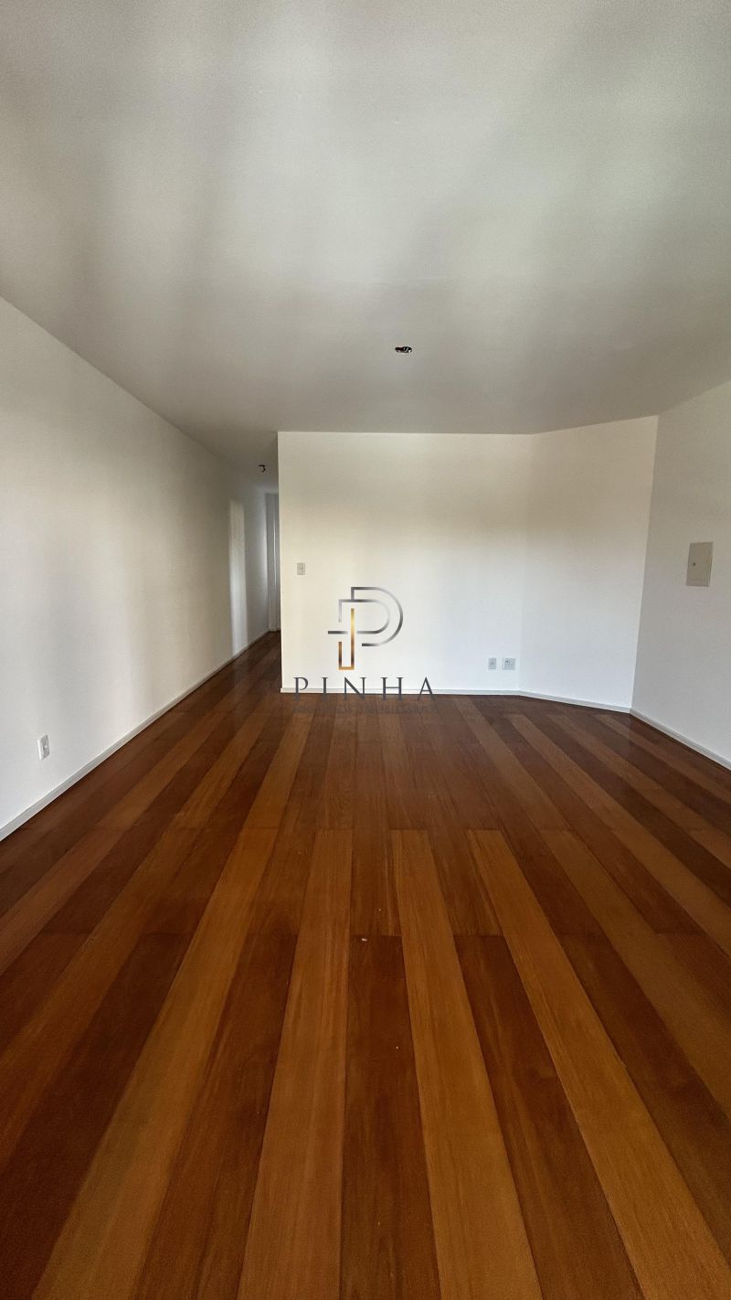 Apartamento com 3 quartos, 2 banheiros e 109m² à venda no bairro Centro, Taquara