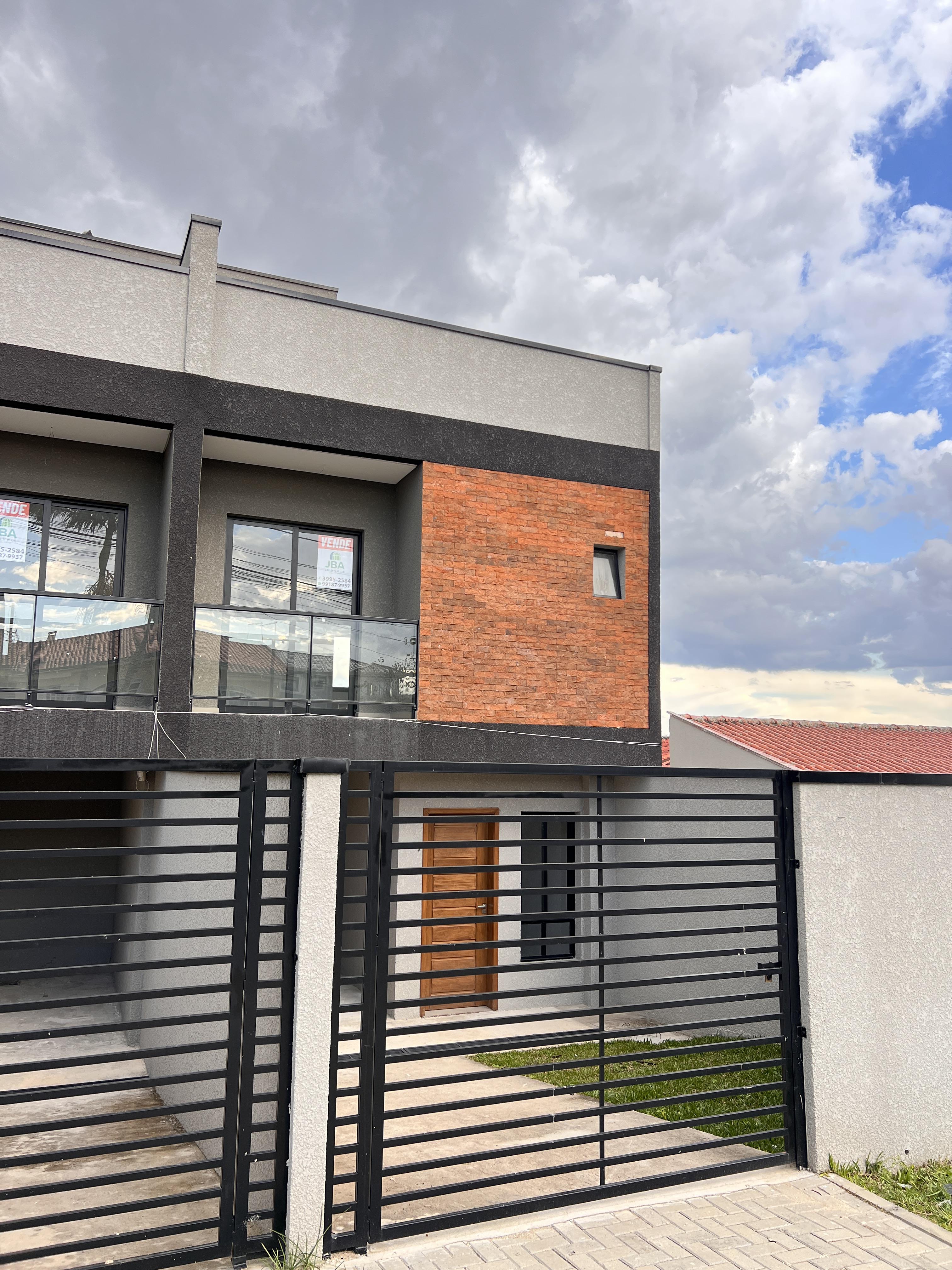 CASA DE CONDOMINIO em Curitiba - PR, no bairro Xaxim - Refer�ncia 562-MB7Z