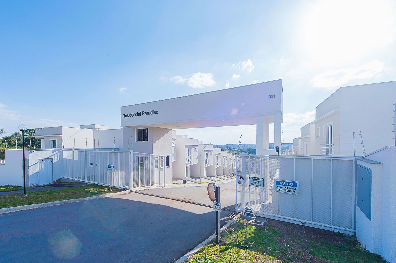 Sobrado duplex em condominio fechado com 3 quartos, sendo 1 suite e 1 vaga - Abranches