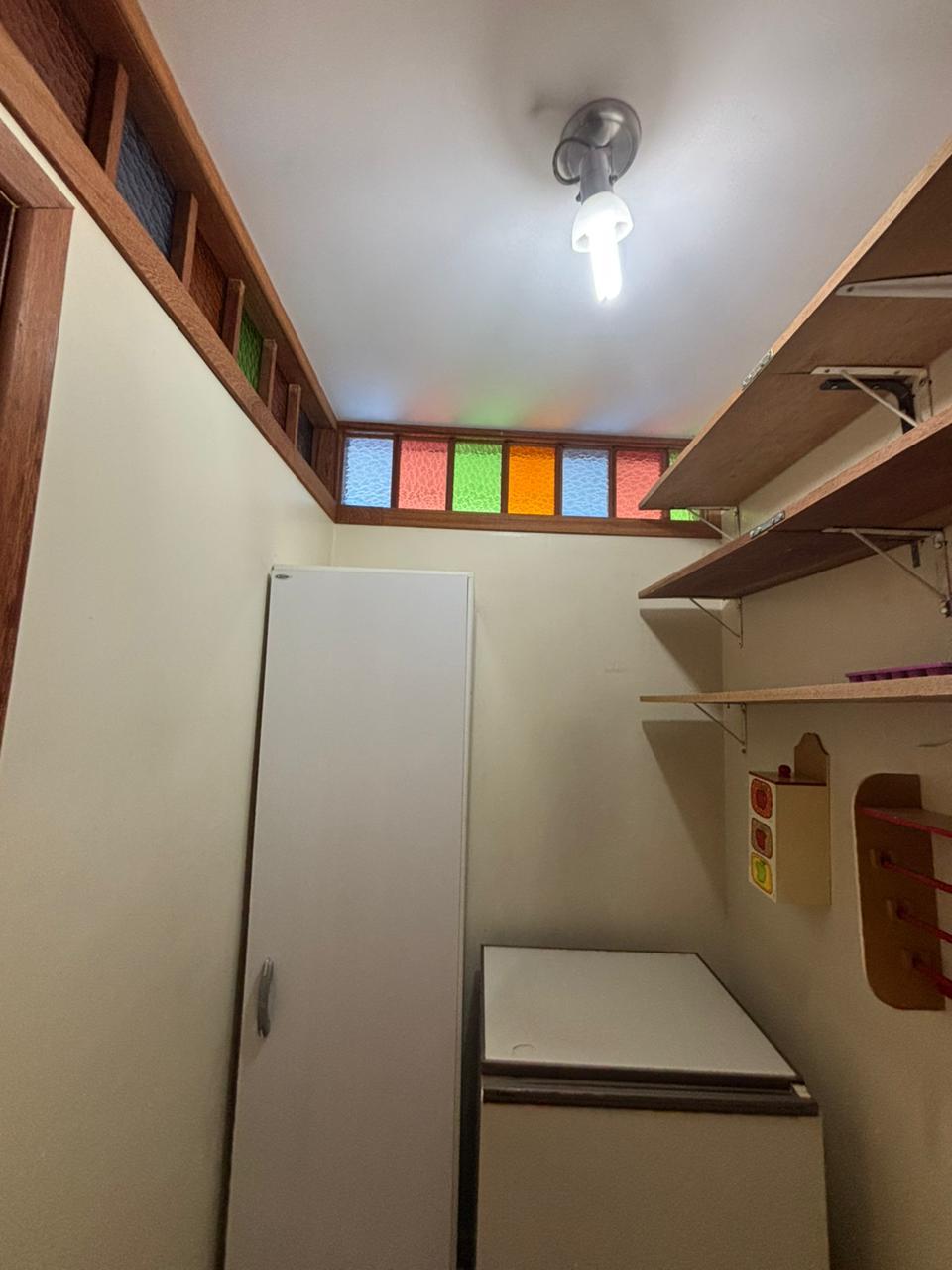 Sala com 1 banheiro e 33m² para alugar no bairro Passo da Areia, Porto Alegre