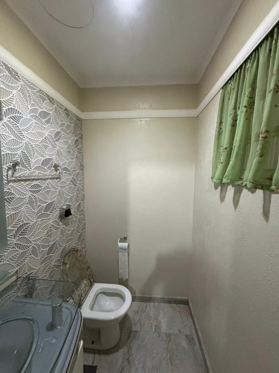 Sala com 1 banheiro e 33m² para alugar no bairro Passo da Areia, Porto Alegre