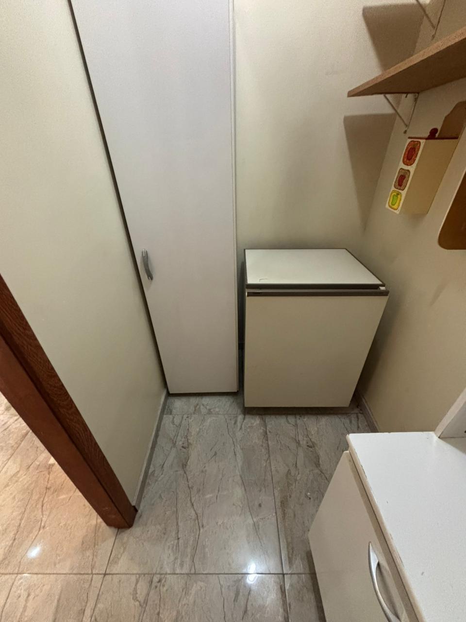 Sala com 1 banheiro e 33m² para alugar no bairro Passo da Areia, Porto Alegre