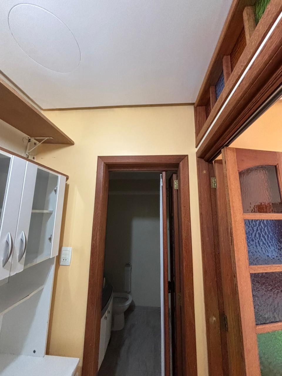 Sala com 1 banheiro e 33m² para alugar no bairro Passo da Areia, Porto Alegre