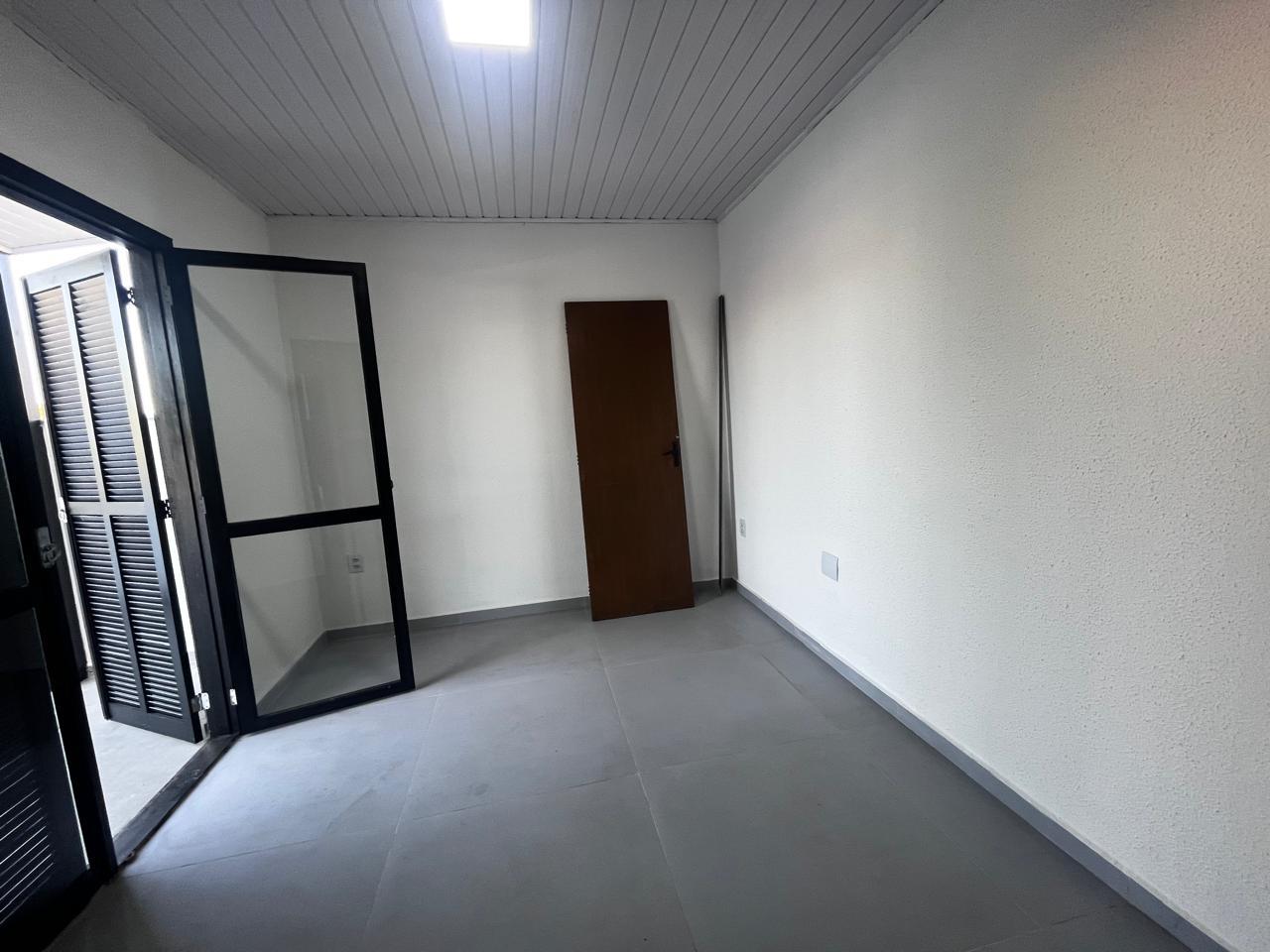 Casa com 5 quartos, 4 banheiros e 170m² para alugar no bairro Parque da Matriz, Cachoeirinha