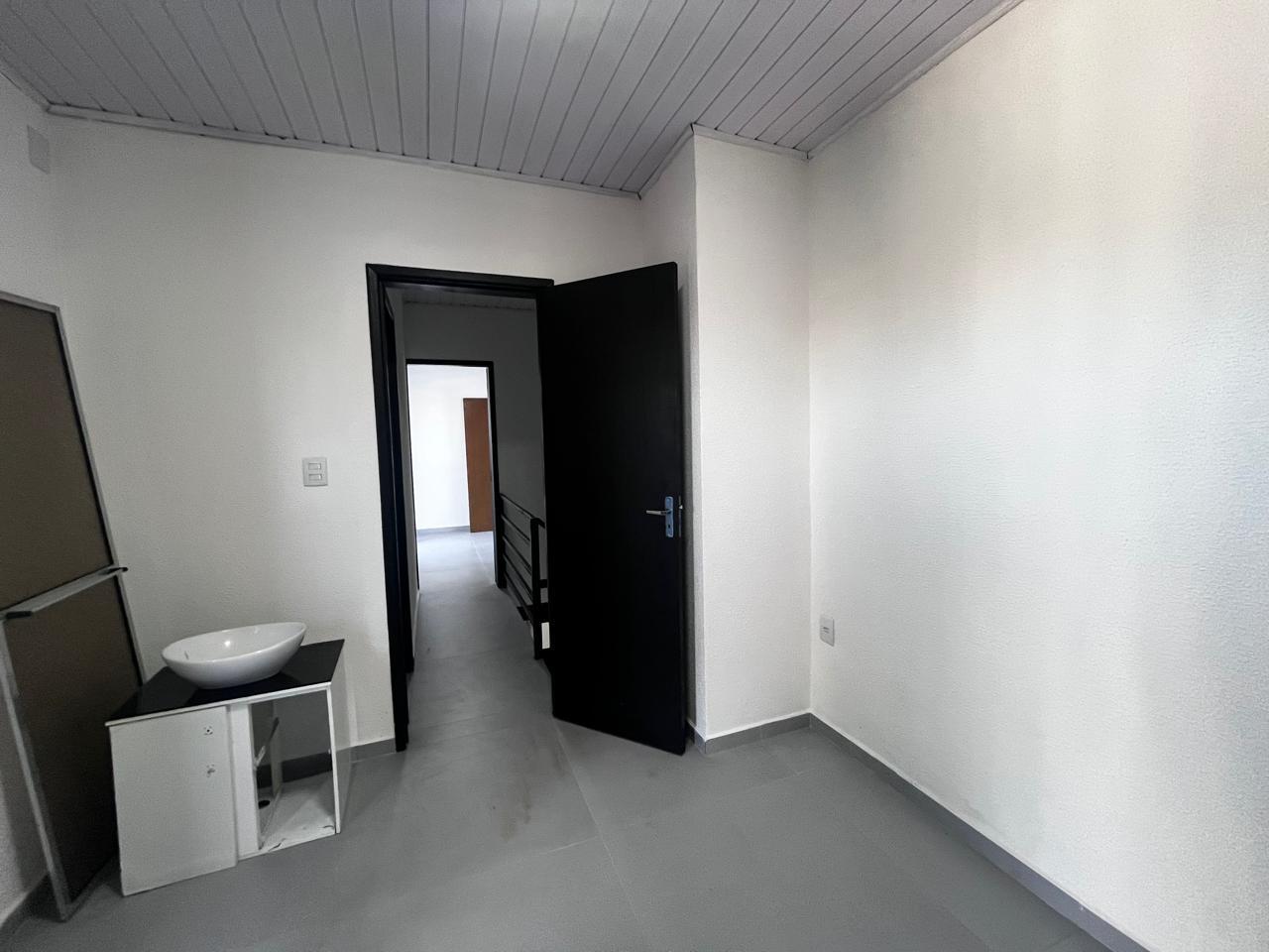 Casa com 5 quartos, 4 banheiros e 170m² para alugar no bairro Parque da Matriz, Cachoeirinha