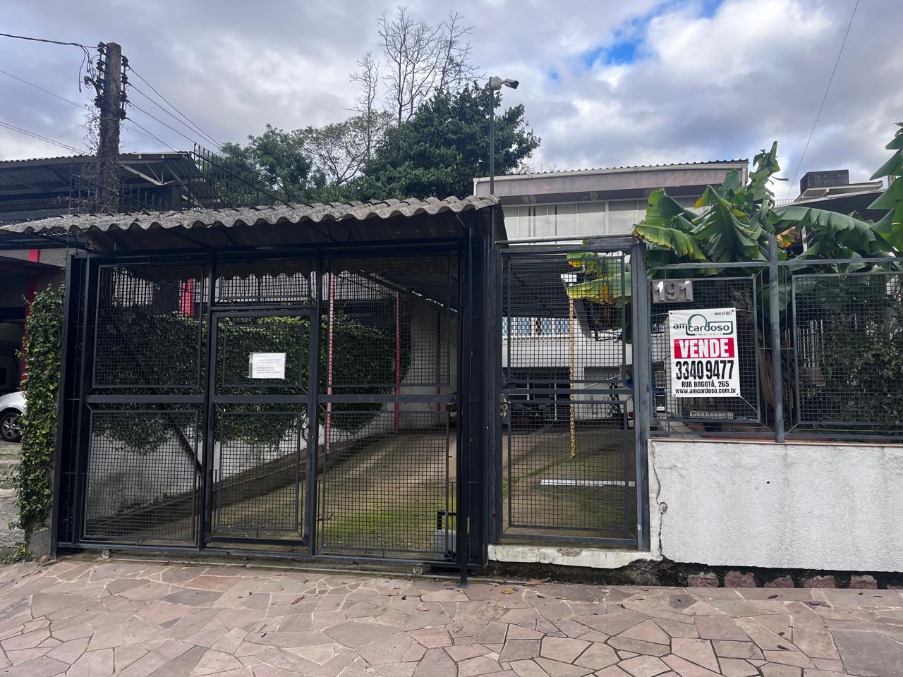 Casa com 3 quartos, 2 banheiros e 283m² à venda no bairro Sao Sebastiao, Porto Alegre