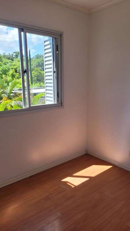 Apto com 3 quartos, 1 banheiro e 69m² para alugar no bairro Jardim Carvalho, Porto Alegre
