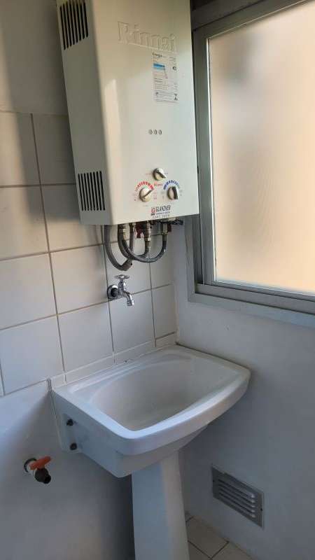 Apto com 3 quartos, 1 banheiro e 69m² para alugar no bairro Jardim Carvalho, Porto Alegre