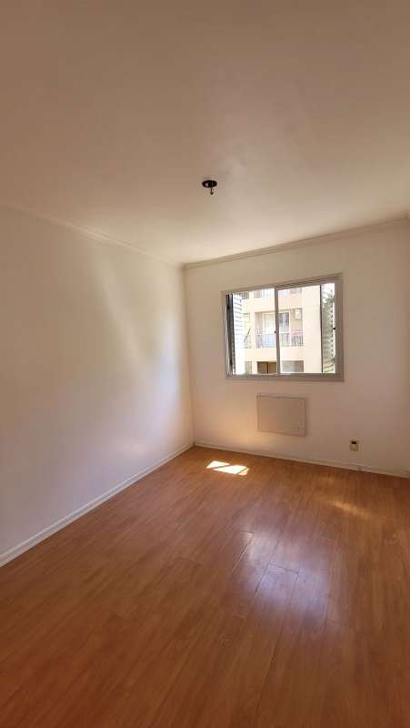 Apto com 3 quartos, 1 banheiro e 69m² para alugar no bairro Jardim Carvalho, Porto Alegre