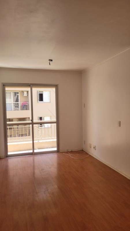 Apto com 3 quartos, 1 banheiro e 69m² para alugar no bairro Jardim Carvalho, Porto Alegre