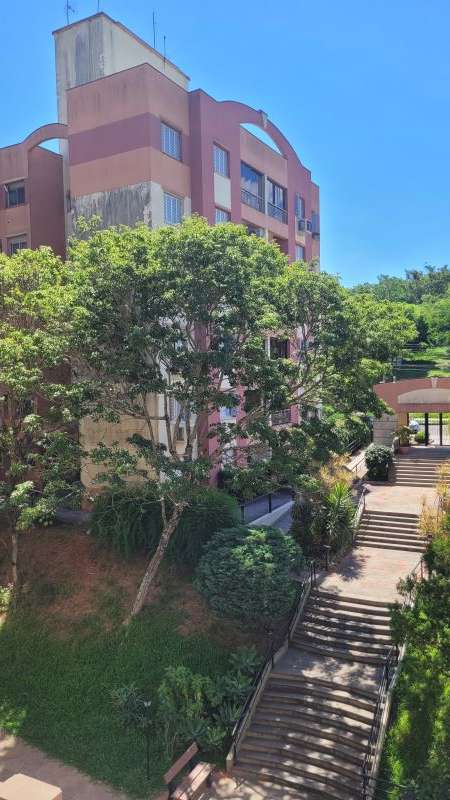 Apto com 3 quartos, 1 banheiro e 69m² para alugar no bairro Jardim Carvalho, Porto Alegre